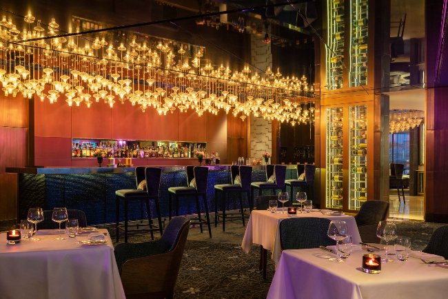 Long Bar Live Geceleri Sonbahar Sahnesini Açıyor Long Bar Live Geceleri Sonbahar Sahnesini Açıyor