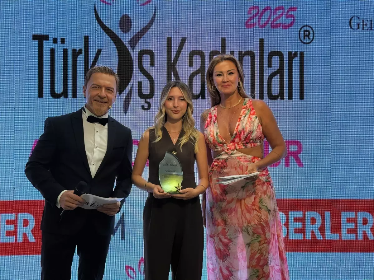 5. Türk İş Kadınları Plaket Töreni’nde Haberler.com Genel Yayın Yönetmeni Av. Bedia Teymur’a Ödül 5. Türk İş Kadınları Plaket Töreni’nde Haberler.com Genel Yayın Yönetmeni Av. Bedia Teymur’a Ödül