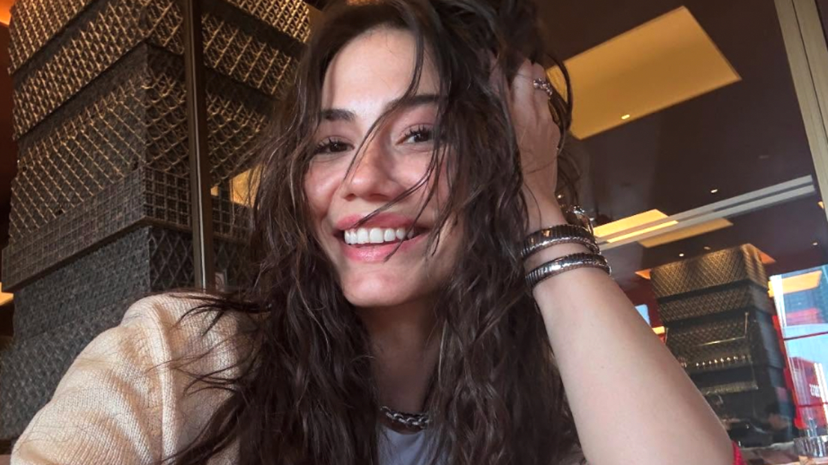 Demet Özdemir’den dolandırıcılara karşı uyarı Demet Özdemir’den dolandırıcılara karşı uyarı