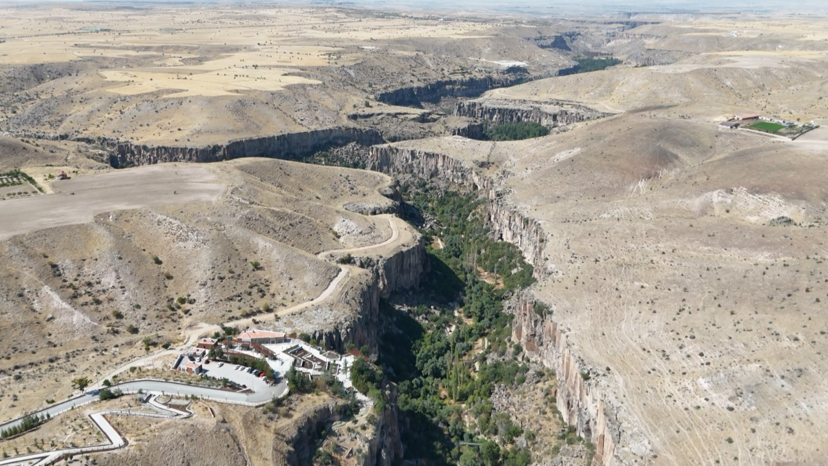 Dünyanın en büyük 2. kanyon vadisi ‘Ihlara’ ziyaretçilerini ağırlıyor Dünyanın en büyük 2. kanyon vadisi ‘Ihlara’ ziyaretçilerini ağırlıyor