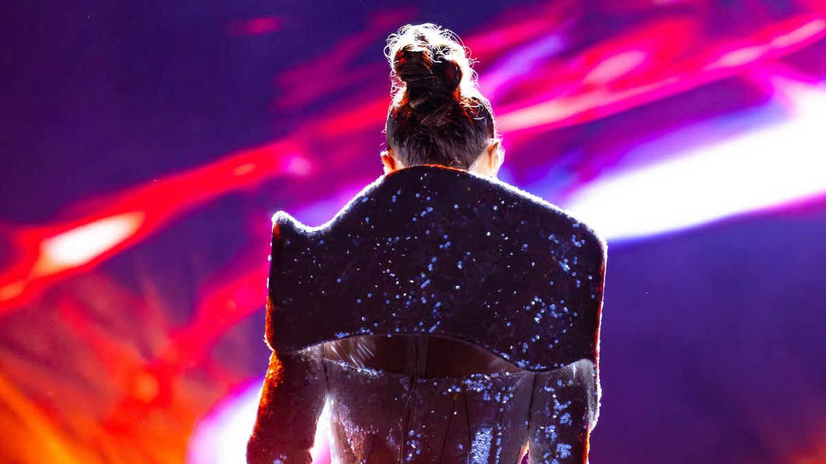 Yanına giden markasını soruyor! Şarkıcı Sıla güzel kokan parfümünün sırrını verdi Yanına giden markasını soruyor! Şarkıcı Sıla güzel kokan parfümünün sırrını verdi