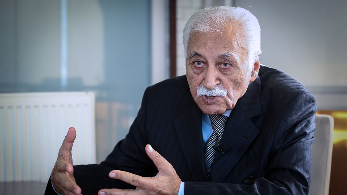 Şair ve yazar Yavuz Bülent Bakiler yaşamını yitirdi Şair ve yazar Yavuz Bülent Bakiler yaşamını yitirdi