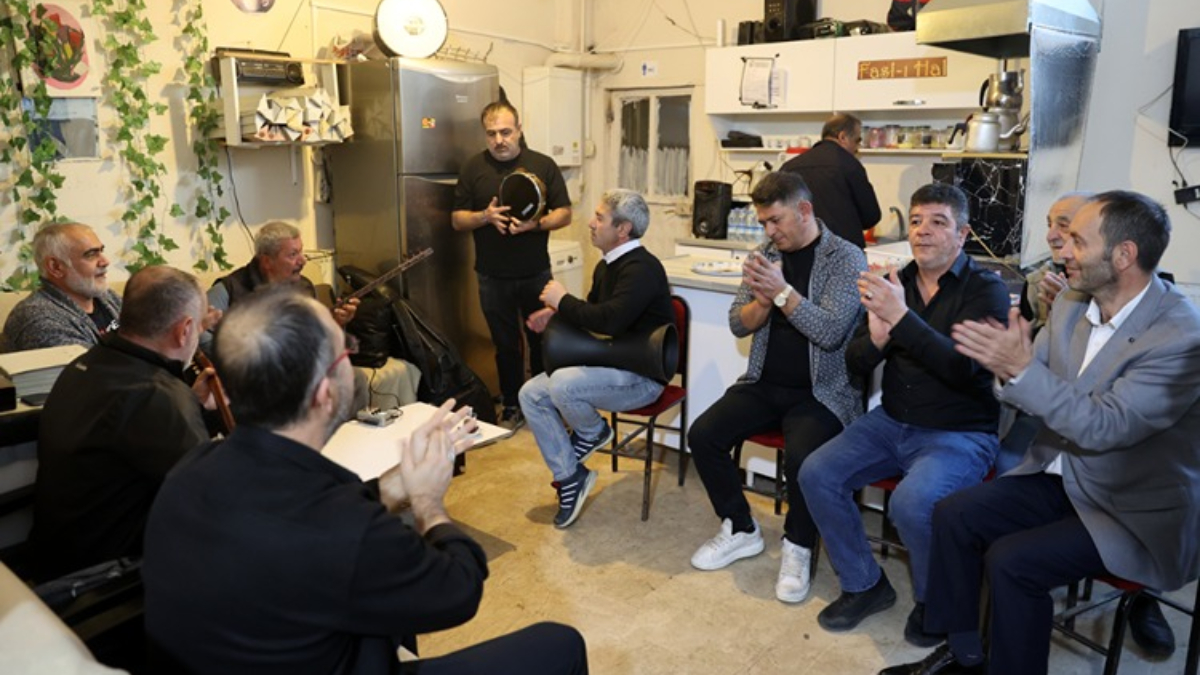 Sivas’ta “Müzisyenler Kahvesi” gönüllere dokunuyor Sivas’ta “Müzisyenler Kahvesi” gönüllere dokunuyor