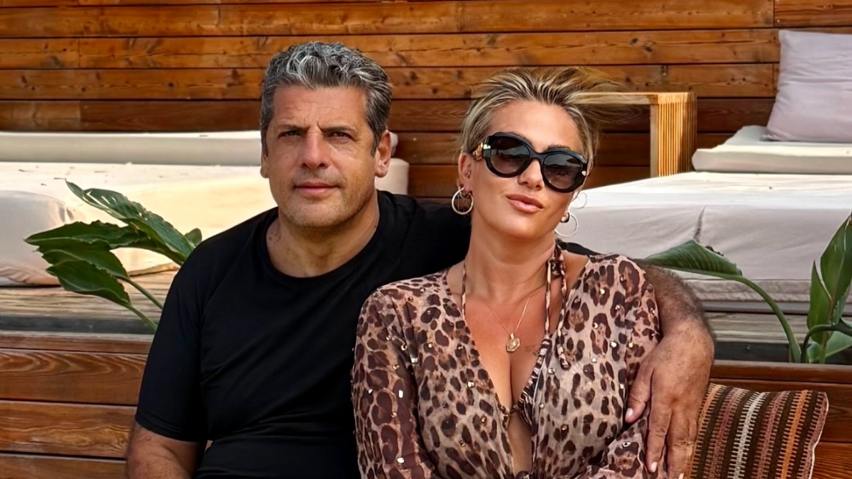 Yeliz Yeşilmen son paylaşımıyla sosyal medyanın diline düştü! Kendini de eşini de filtreledi Yeliz Yeşilmen son paylaşımıyla sosyal medyanın diline düştü! Kendini de eşini de filtreledi