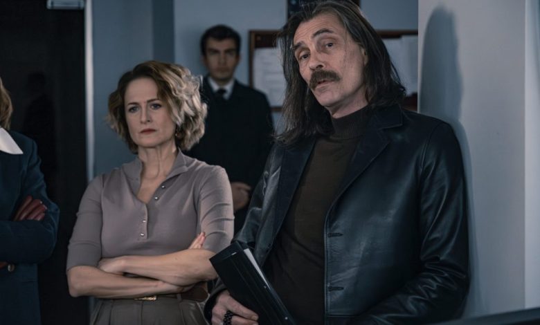 HBO Max, ‘Çekiç ve Gül: Bir Behzat Ç. Hikayesi’nin 3. Sezon 5. Bölümünü yayına aldı!