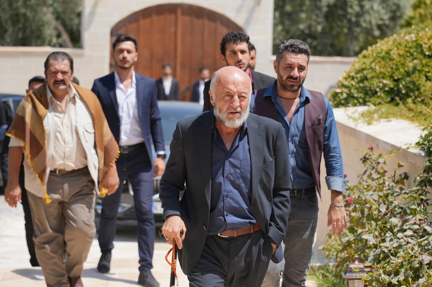 “Halef: Köklerin Çağrısı” sadece televizyon ekranında değil, dijitalde de fırtına gibi esiyor! “Halef: Köklerin Çağrısı” sadece televizyon ekranında değil, dijitalde de fırtına gibi esiyor!