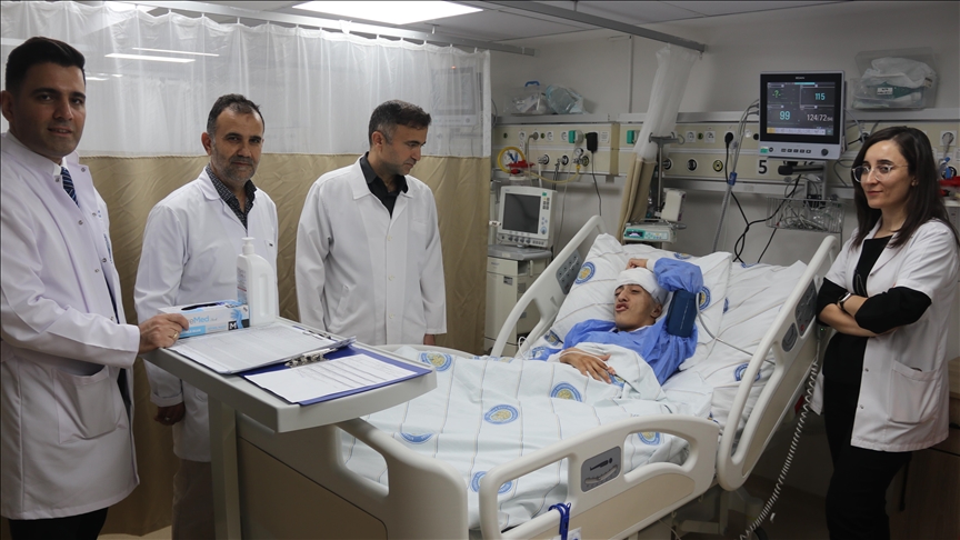 Hareket zorluğu ve titreme sorununa beyin pili umut oldu Hareket zorluğu ve titreme sorununa beyin pili umut oldu