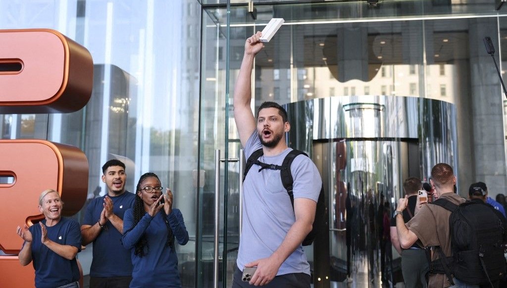 iPhone 17 satışa çıktı iPhone 17 satışa çıktı