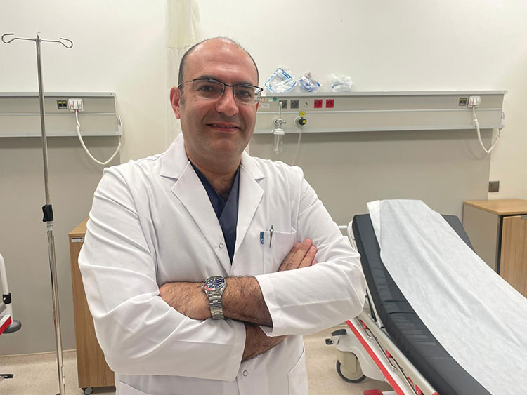 Yemek borusuna takılan 4 santimetrelik kemik endoskopiyle çıkarıldı Yemek borusuna takılan 4 santimetrelik kemik endoskopiyle çıkarıldı