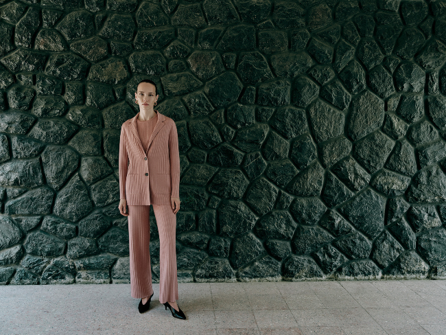 Her Ana Uyum Sağlayan Şıklık KNITSS “ESSENTIALS” DOKUNUŞU Her Ana Uyum Sağlayan Şıklık KNITSS “ESSENTIALS” DOKUNUŞU