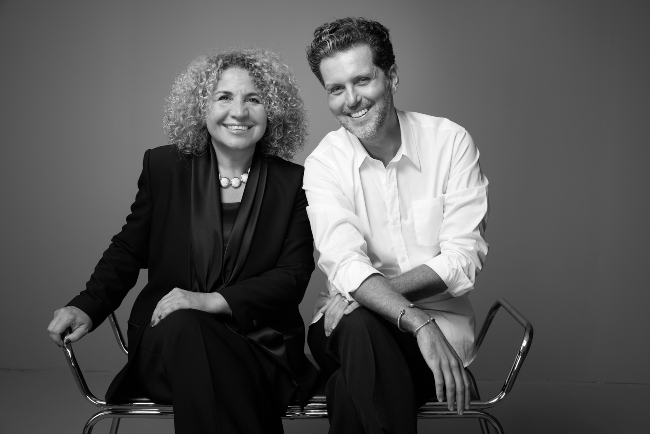 adL x Mert Aslan’dan 11. Yılında Yeni “Night Zoom Mert Aslan” Koleksiyonu adL x Mert Aslan’dan 11. Yılında Yeni “Night Zoom Mert Aslan” Koleksiyonu