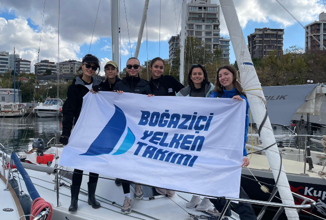 Kadın Gücü Rüzgârla Buluşuyor: Subor–Boğaziçi Yelken Takımı Deniz Kızı Kupası’nda Kadın Gücü Rüzgârla Buluşuyor: Subor–Boğaziçi Yelken Takımı Deniz Kızı Kupası’nda