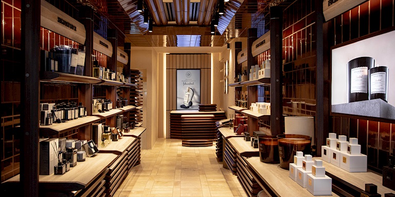 130 Yıldır İstanbul’dan Dünyaya Uzanan Koku Yolculuğu: Atelier Rebul 130 Yıldır İstanbul’dan Dünyaya Uzanan Koku Yolculuğu: Atelier Rebul