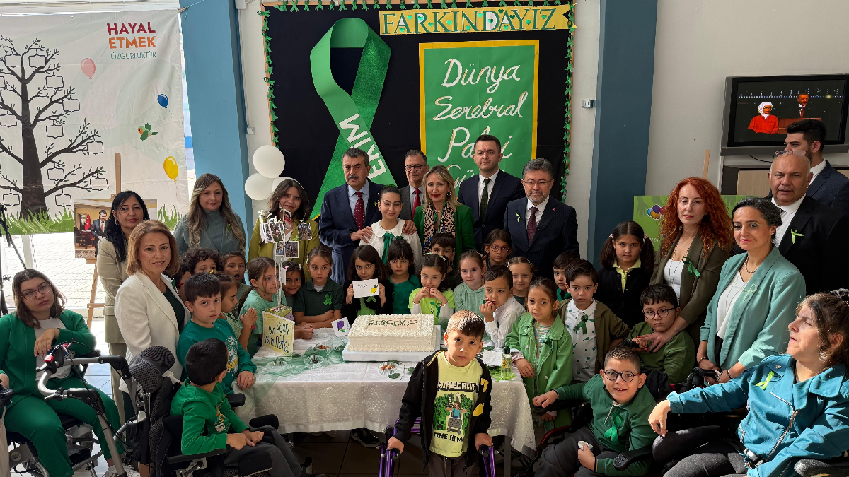 İbrahim Yumaklı ve Yusuf Tekin, Ankara’da öğrencilerle buluştu İbrahim Yumaklı ve Yusuf Tekin, Ankara’da öğrencilerle buluştu