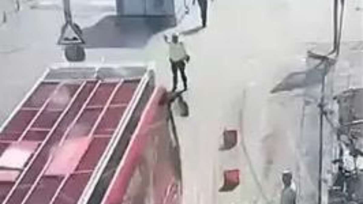 Polisin ‘Dur’ ihtarına uymayan CHP’nin şoförü: Polis düşmanı diye anılmak zoruma gitti Polisin ‘Dur’ ihtarına uymayan CHP’nin şoförü: Polis düşmanı diye anılmak zoruma gitti