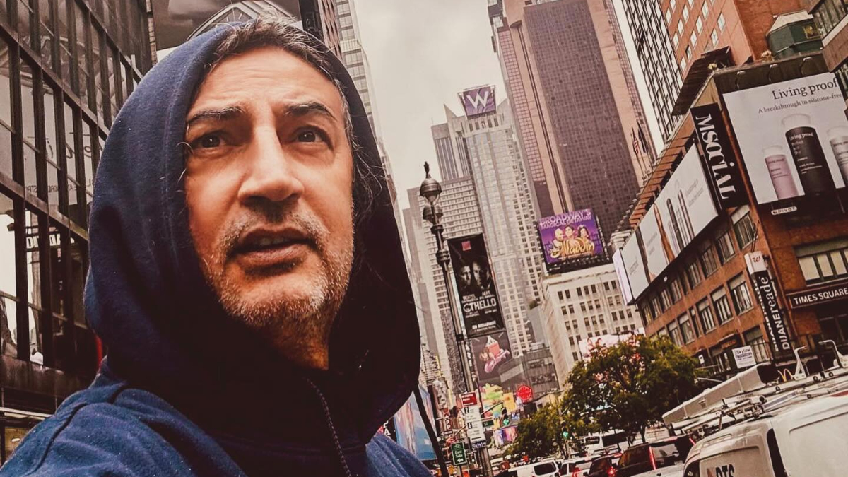 Şarkıcı Çelik kuaförde! Saçlarını boyattı Şarkıcı Çelik kuaförde! Saçlarını boyattı