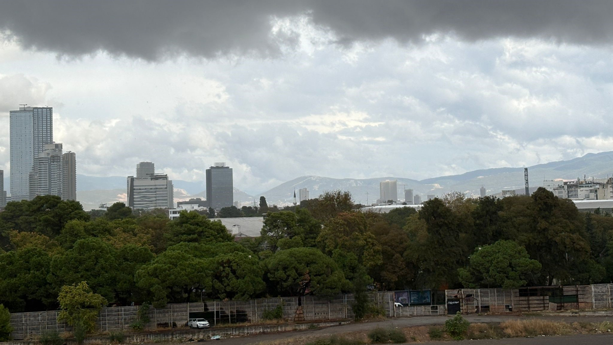 İzmir’de aylar sonra yağış bastırdı: Sokak ve dükkanları su bastı İzmir’de aylar sonra yağış bastırdı: Sokak ve dükkanları su bastı