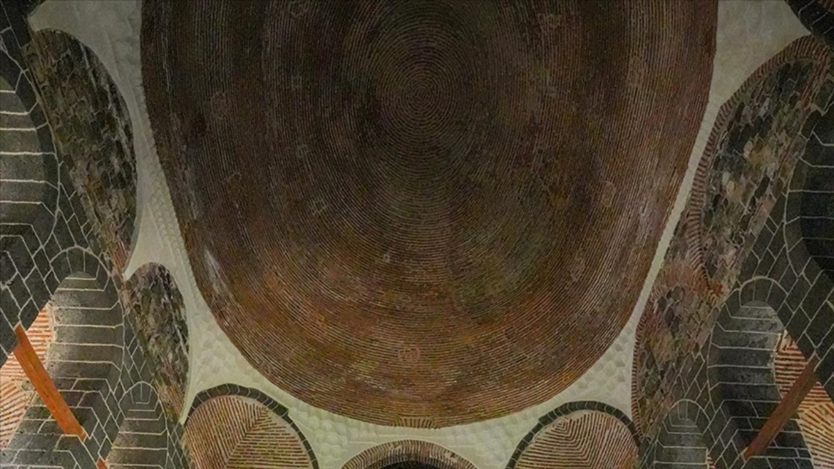 Diyarbakır’daki parmak izi kubbeli kiliseye 35 bin ziyaretçi Diyarbakır’daki parmak izi kubbeli kiliseye 35 bin ziyaretçi