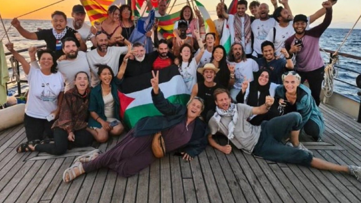 Ahmet Şimşirgil, SUMUD Filosu’na katılan Develi ve Kantoğlu’na yüklendi Ahmet Şimşirgil, SUMUD Filosu’na katılan Develi ve Kantoğlu’na yüklendi