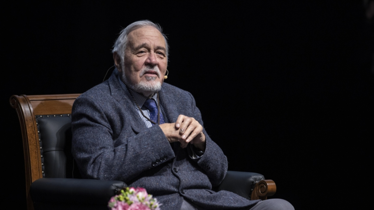 İlber Ortaylı rahatsızlığı nedeniyle bir süre istirahate çekileceğini açıkladı İlber Ortaylı rahatsızlığı nedeniyle bir süre istirahate çekileceğini açıkladı