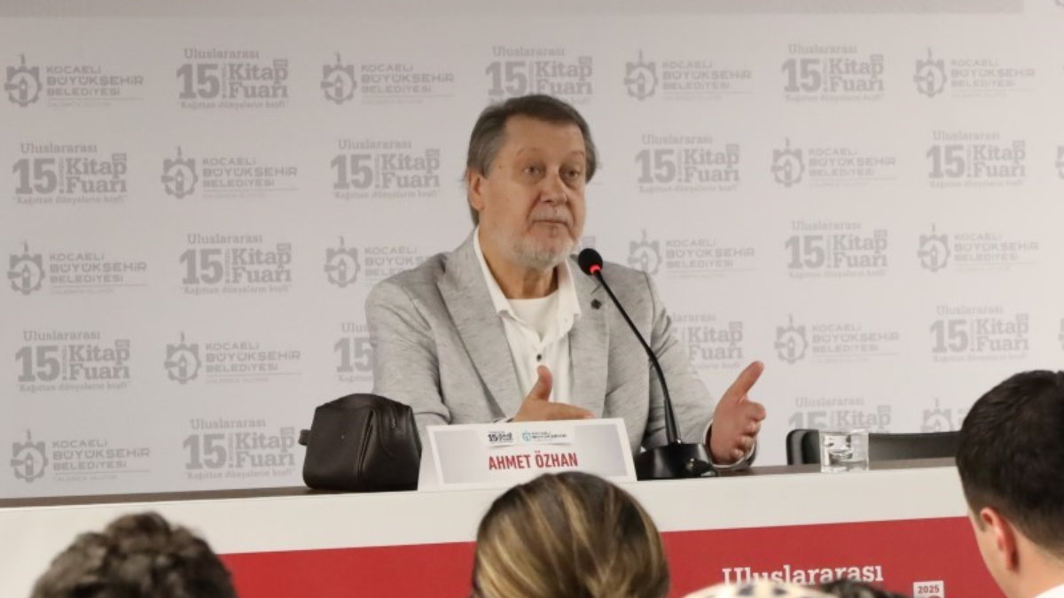 Ahmet Özhan: Allah hiçbir kitabında zulüm emretmedi Ahmet Özhan: Allah hiçbir kitabında zulüm emretmedi