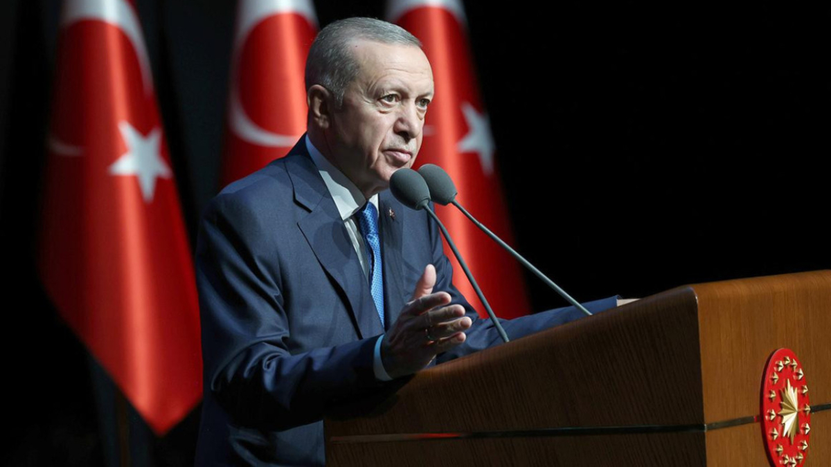 Cumhurbaşkanı Erdoğan: Özel, Brüksel’de laf üretirken biz eser üretiyoruz Cumhurbaşkanı Erdoğan: Özel, Brüksel’de laf üretirken biz eser üretiyoruz