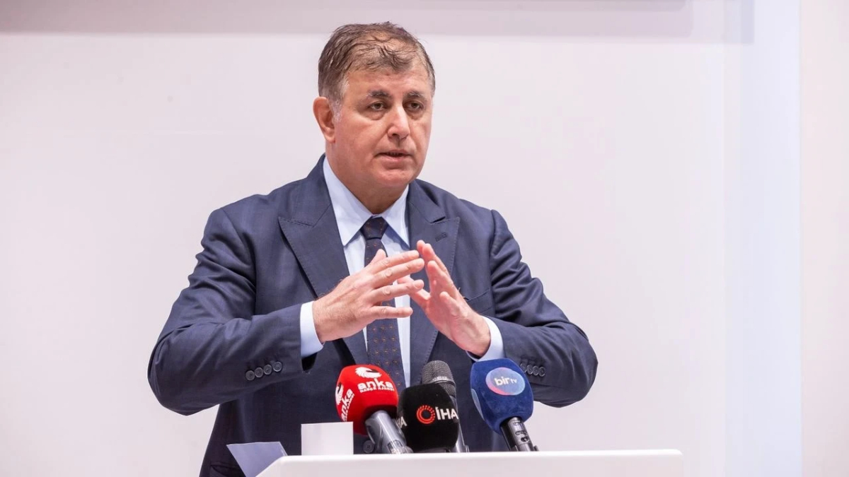 İzmir’deki kentsel dönüşüm hak sahiplerinden Cemil Tugay’a tepki İzmir’deki kentsel dönüşüm hak sahiplerinden Cemil Tugay’a tepki