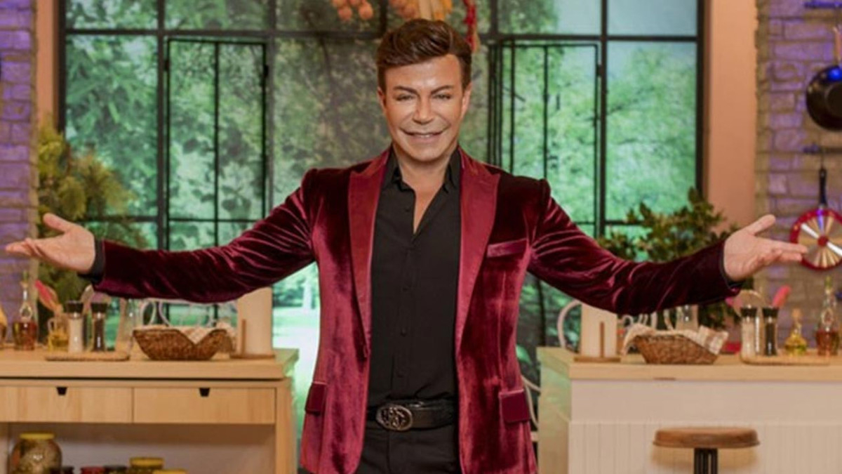 Fatih Ürek’in durumu ciddiyetini koruyor: Doktoru felç riskine dikkat çekti Fatih Ürek’in durumu ciddiyetini koruyor: Doktoru felç riskine dikkat çekti