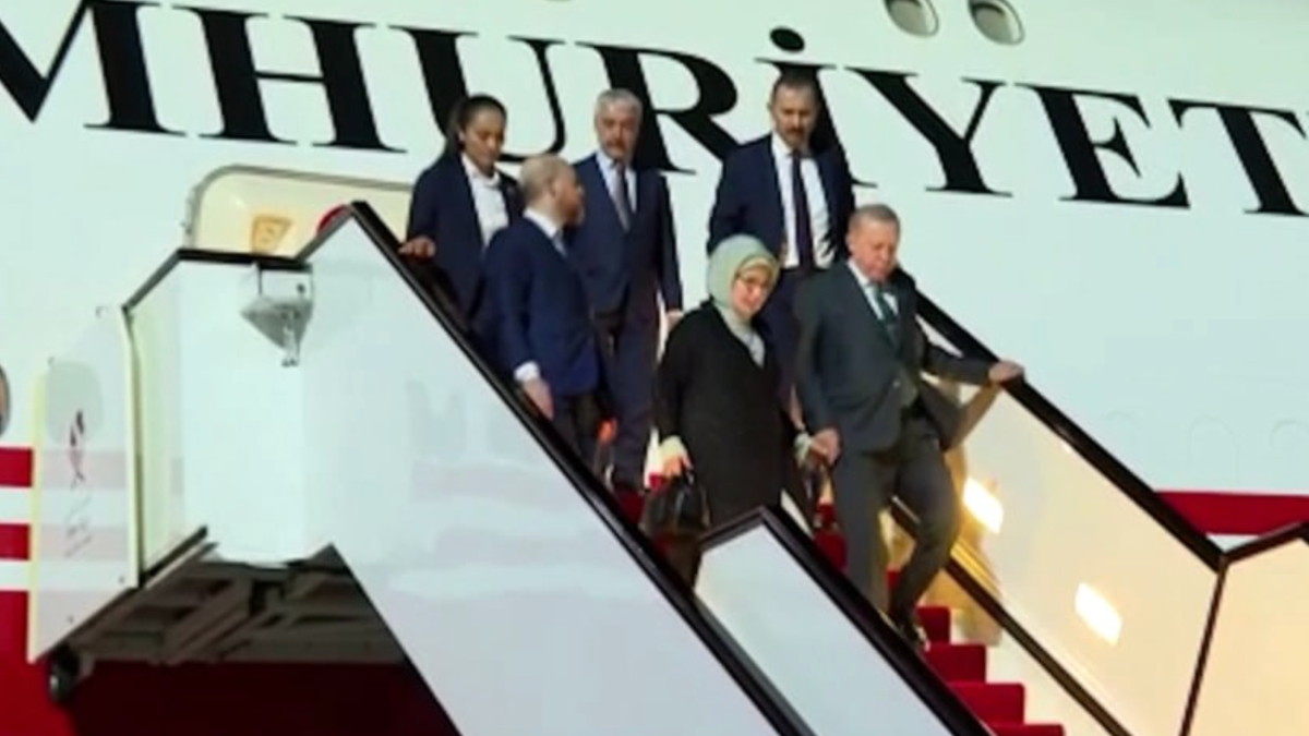 Cumhurbaşkanı Erdoğan, resmi temaslarda bulunmak üzere Katar’a geldi Cumhurbaşkanı Erdoğan, resmi temaslarda bulunmak üzere Katar’a geldi