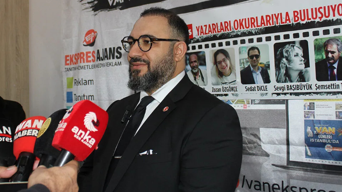 Eski Beşiktaş Belediye Başkan Yardımcısı Ozan İş, hukuksuzlukları anlattı Eski Beşiktaş Belediye Başkan Yardımcısı Ozan İş, hukuksuzlukları anlattı