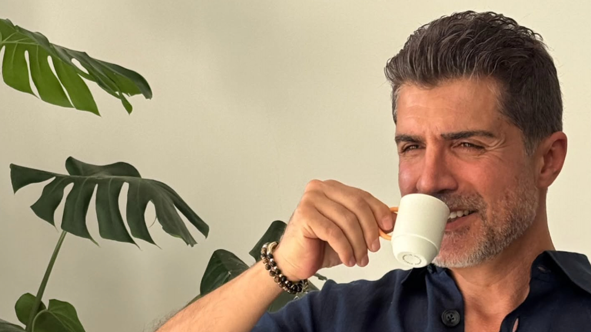 Özcan Deniz, yeni projesi için imajını değiştirdi Özcan Deniz, yeni projesi için imajını değiştirdi