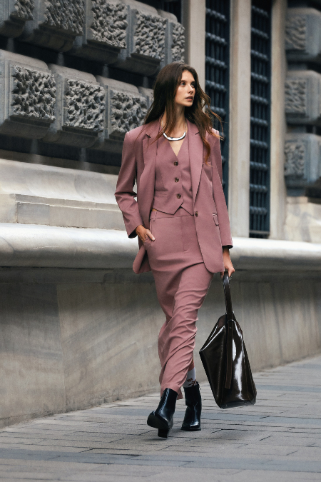 Boneqa: Barcelona’nın Özgür Ruhu, Sonbaharın Zamansız Şıklığında Buluşuyor Boneqa: Barcelona’nın Özgür Ruhu, Sonbaharın Zamansız Şıklığında Buluşuyor