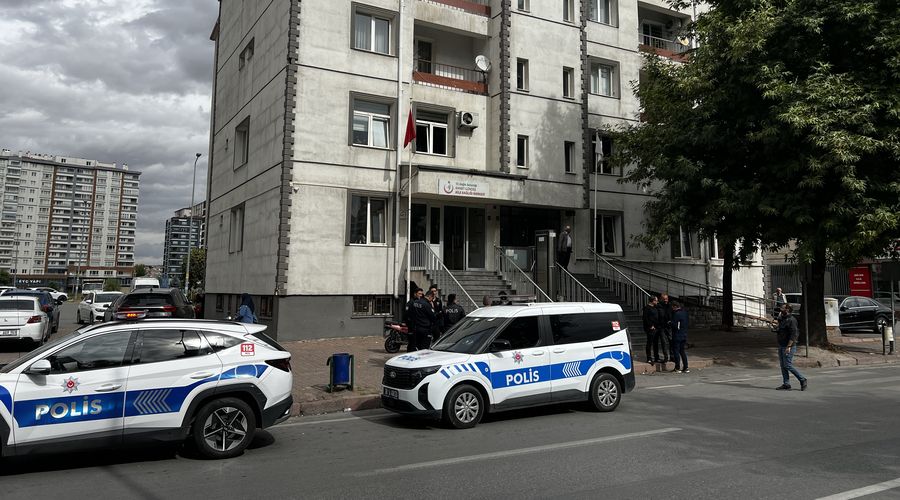 Kayseri’de aile sağlığı merkezinde sıra kavgası: 3 yaralı Kayseri’de aile sağlığı merkezinde sıra kavgası: 3 yaralı