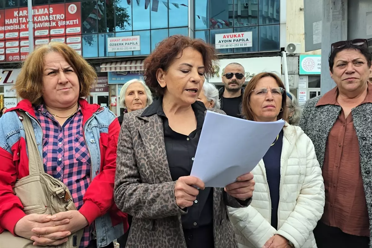 CHP Zonguldak Merkez İlçe Kadın Kolları Başkanı Sekme ve 9 yönetici istifa etti CHP Zonguldak Merkez İlçe Kadın Kolları Başkanı Sekme ve 9 yönetici istifa etti