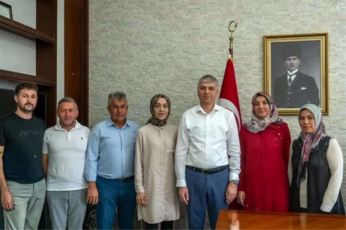 Adana’da 5 Kadın Girişimciye 73.7 Milyon TL Hibe Desteği Adana’da 5 Kadın Girişimciye 73.7 Milyon TL Hibe Desteği