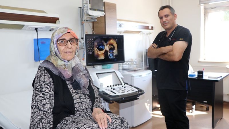 73 yaşındaki kadının kalp kapağına 5 milimetrelik ‘iyileştiren dokunuş’ 73 yaşındaki kadının kalp kapağına 5 milimetrelik ‘iyileştiren dokunuş’