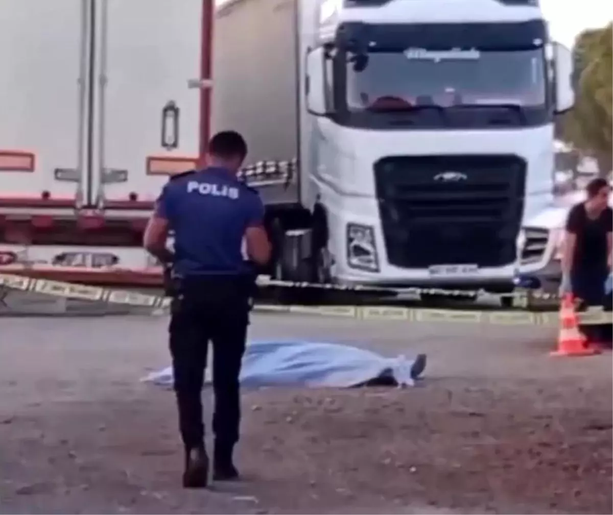 Antalya’da Eski Eşini Öldüren İnfaz Koruma Memuruna Ağırlaştırılmış Müebbet Hapis Cezası Antalya’da Eski Eşini Öldüren İnfaz Koruma Memuruna Ağırlaştırılmış Müebbet Hapis Cezası