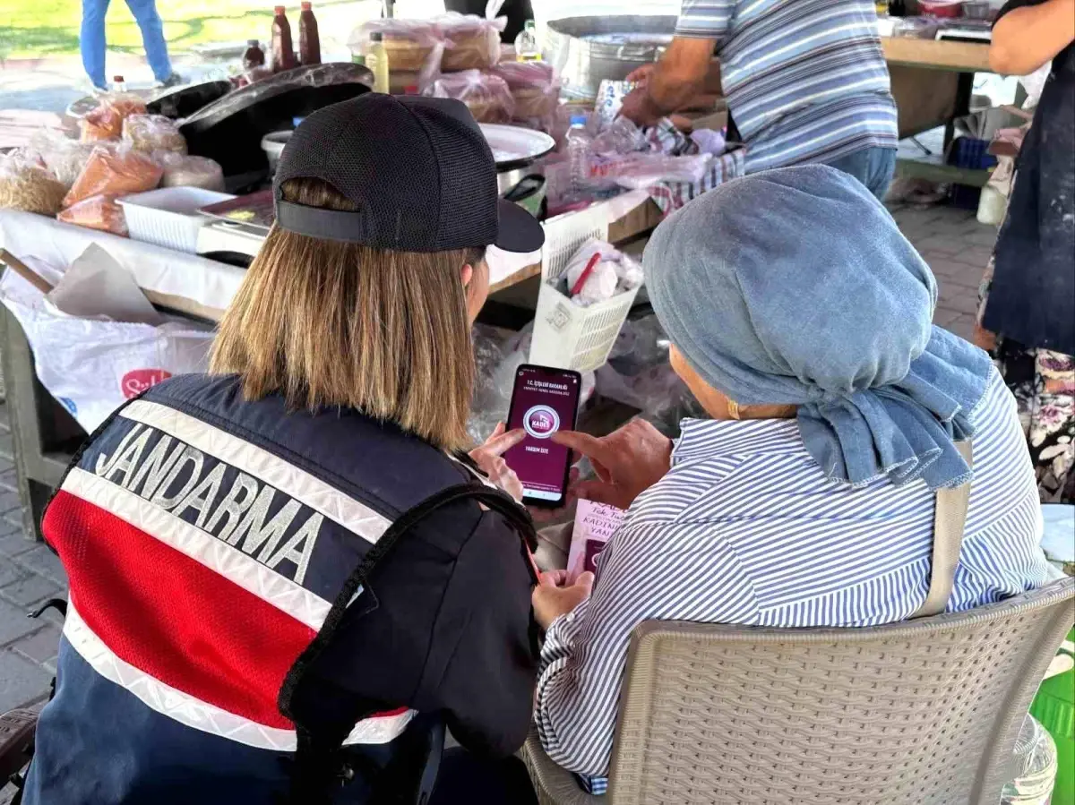 Germencik İncir Festivali’nde Jandarma Kadına Şiddete Dikkat Çekti Germencik İncir Festivali’nde Jandarma Kadına Şiddete Dikkat Çekti