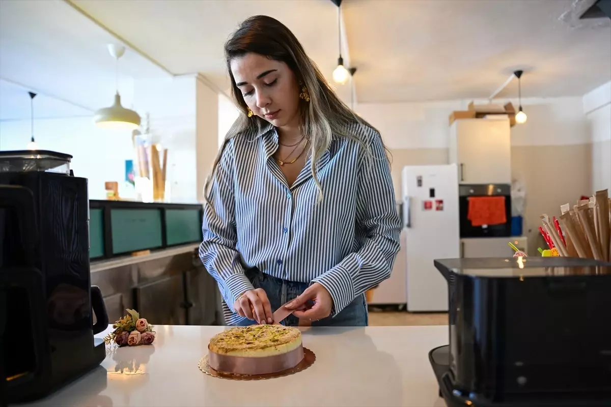 Genç Girişimci Medine Demir Kahve Markasıyla Yurt Dışına Açılmayı Hedefliyor Genç Girişimci Medine Demir Kahve Markasıyla Yurt Dışına Açılmayı Hedefliyor