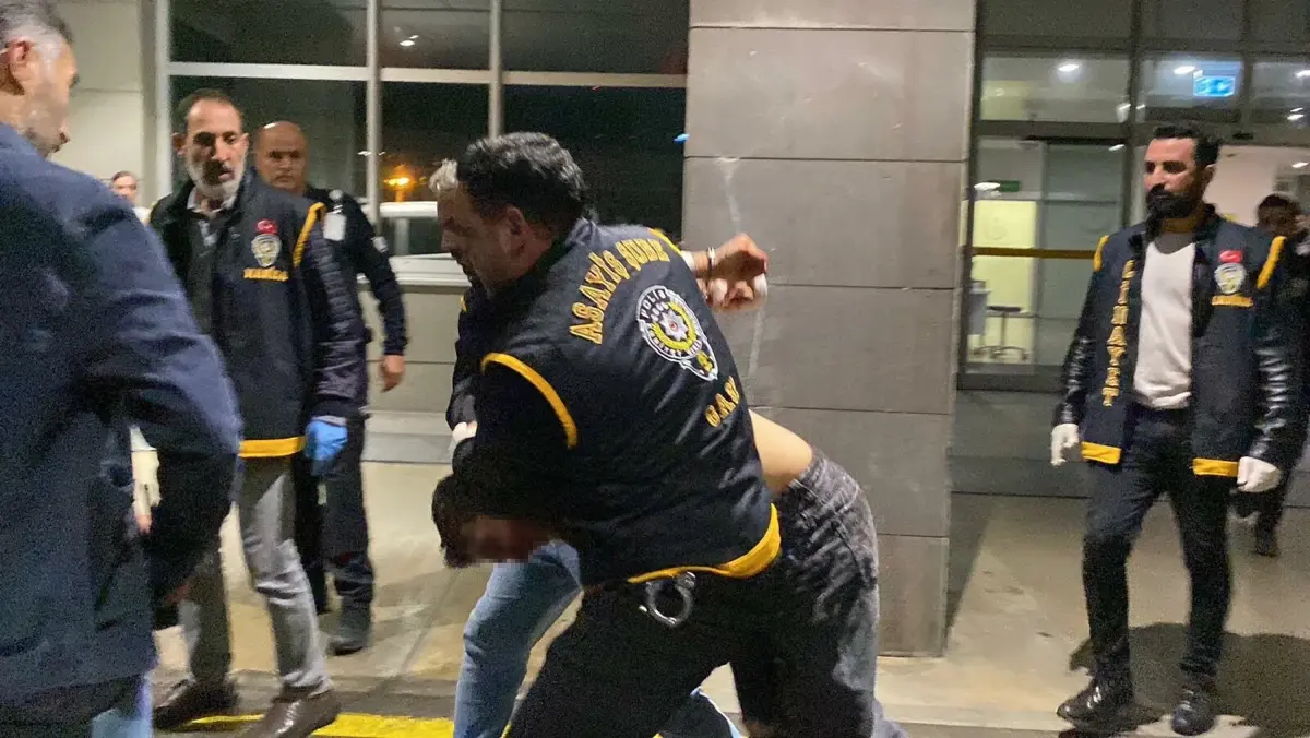 Manisa’da Kardeşine Şiddet Uygulayan Ağabey Gözaltına Alındı Manisa’da Kardeşine Şiddet Uygulayan Ağabey Gözaltına Alındı