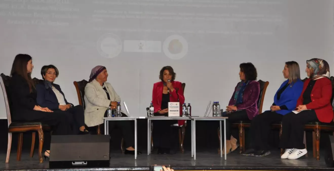 Kadın Girişimcilerde Yeni Vizyon: Üreten Kadınlar için İş Zirvesi Düzenlendi Kadın Girişimcilerde Yeni Vizyon: Üreten Kadınlar için İş Zirvesi Düzenlendi