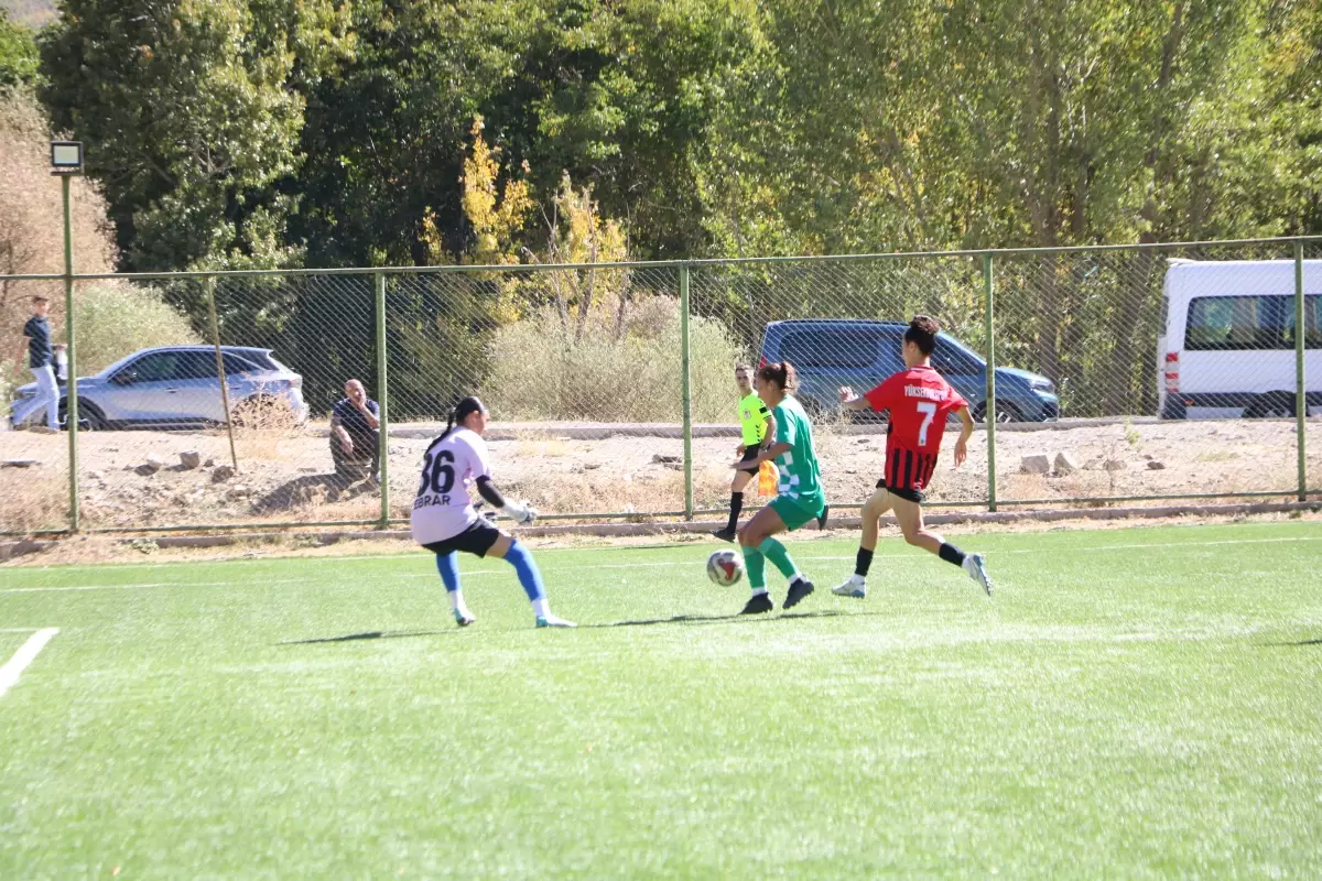 Yüksekova Spor Kadın Futbol Takımı, Çekmeköy Bilgidoğa Spor’u 3-0 Yendi Yüksekova Spor Kadın Futbol Takımı, Çekmeköy Bilgidoğa Spor’u 3-0 Yendi
