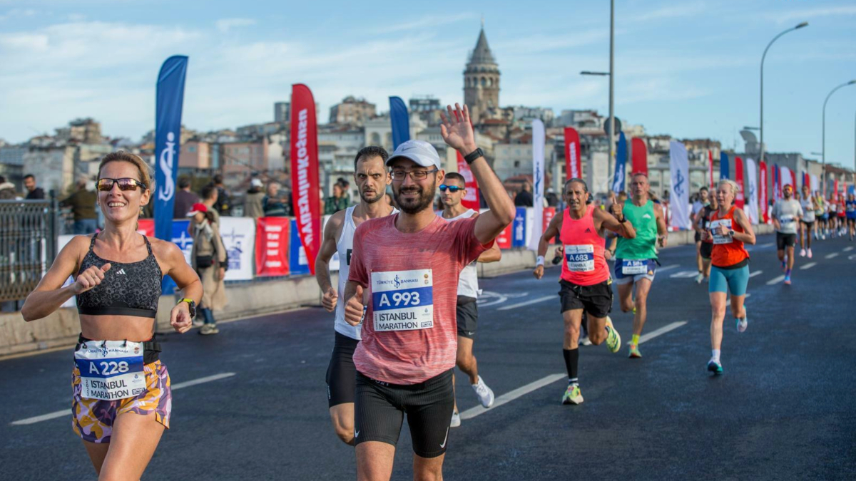 İstanbul Maratonu nedeniyle bazı yollar trafiğe kapatılacak İstanbul Maratonu nedeniyle bazı yollar trafiğe kapatılacak
