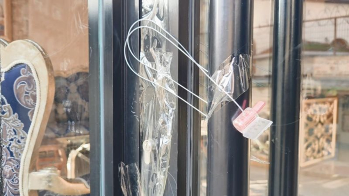 Fatih’te gıda zehirlenmesi şüphesi: Otel mühürlendi Fatih’te gıda zehirlenmesi şüphesi: Otel mühürlendi