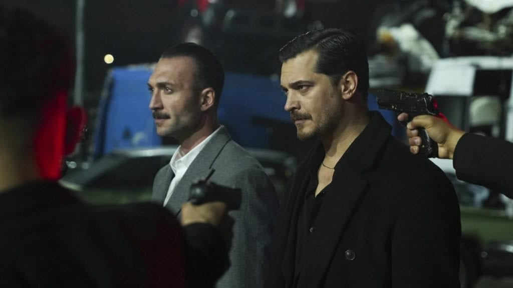 Eşref Rüya 21. Bölümde Nisan Fenalaştı, Eşref Yardım Etti Eşref Rüya 21. Bölümde Nisan Fenalaştı, Eşref Yardım Etti