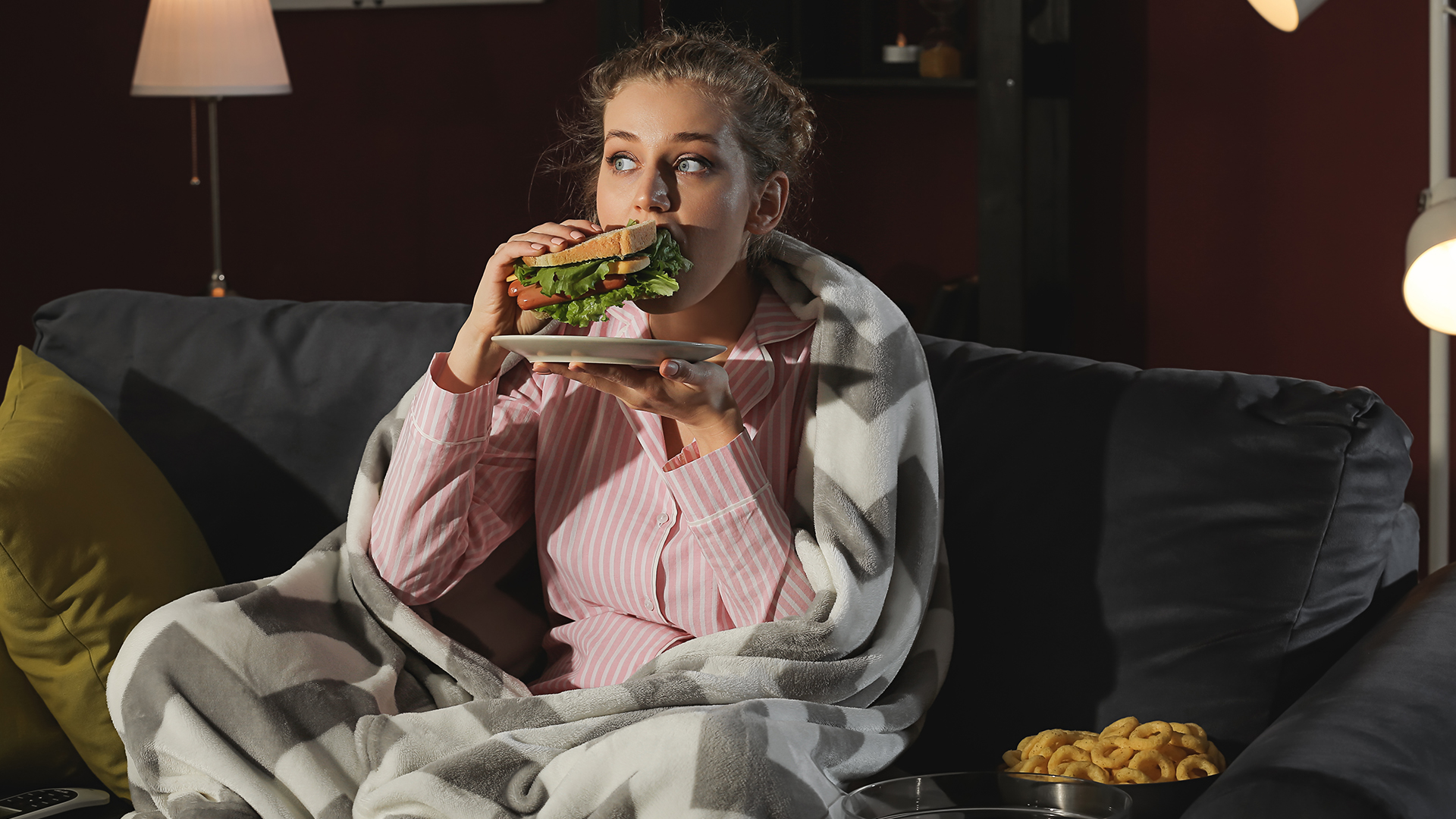 Abur Cubur İsteğini Azaltan 5 Bilimsel Yöntem Abur Cubur İsteğini Azaltan 5 Bilimsel Yöntem