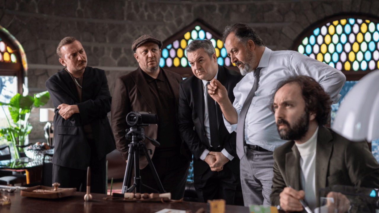 Disney+ Dizisi ‘Sekizinci Aile’den Kahkaha Dolu Fragman Disney+ Dizisi ‘Sekizinci Aile’den Kahkaha Dolu Fragman