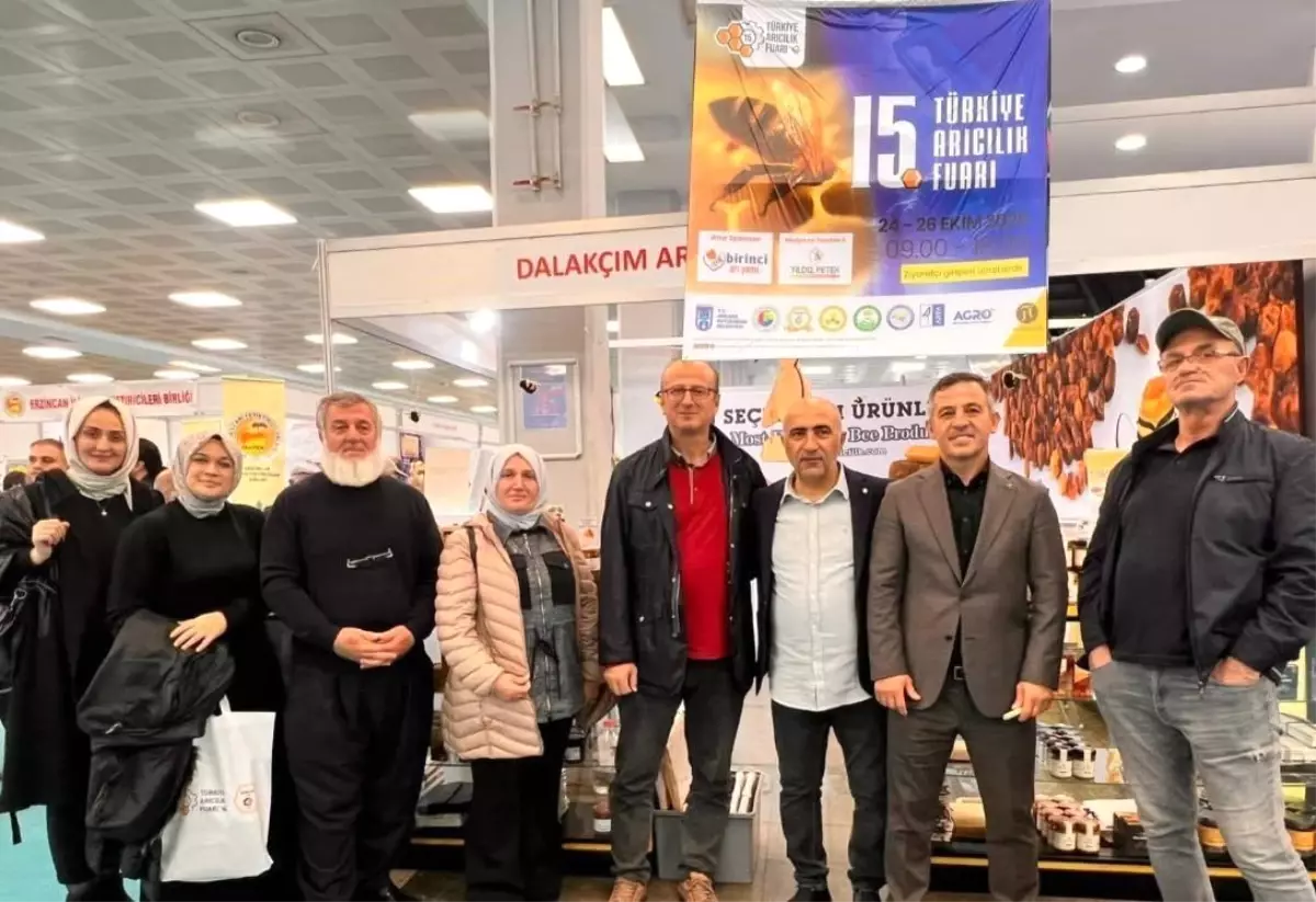 Düzce’de Kadın Çiftçilere Arı Sütü Üretimi Eğitimi Düzce’de Kadın Çiftçilere Arı Sütü Üretimi Eğitimi