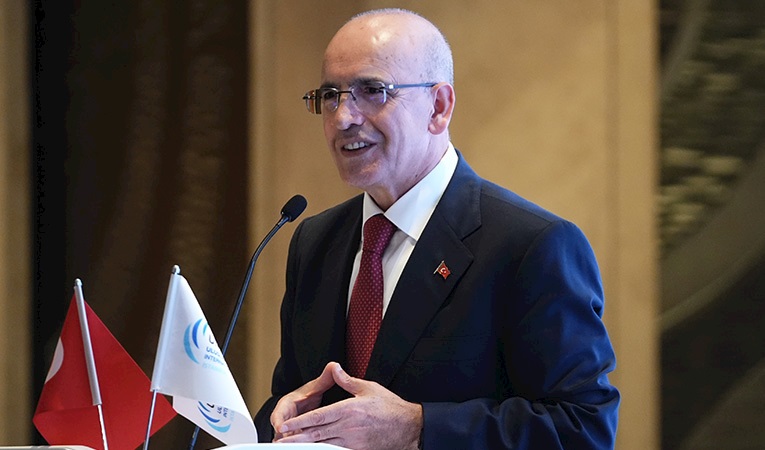 Bakan Şimşek, cari açık ve doğrudan yatırımlar hakkında… Bakan Şimşek, cari açık ve doğrudan yatırımlar hakkında…