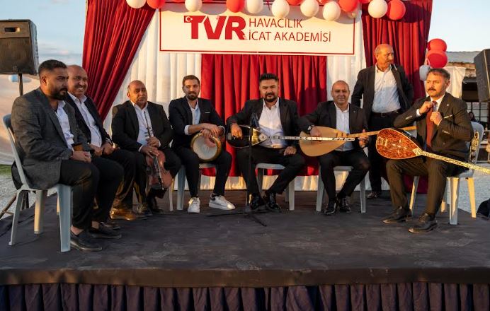 Gönül Dağı’nda Abdallardan Müzik Ziyafeti Gönül Dağı’nda Abdallardan Müzik Ziyafeti